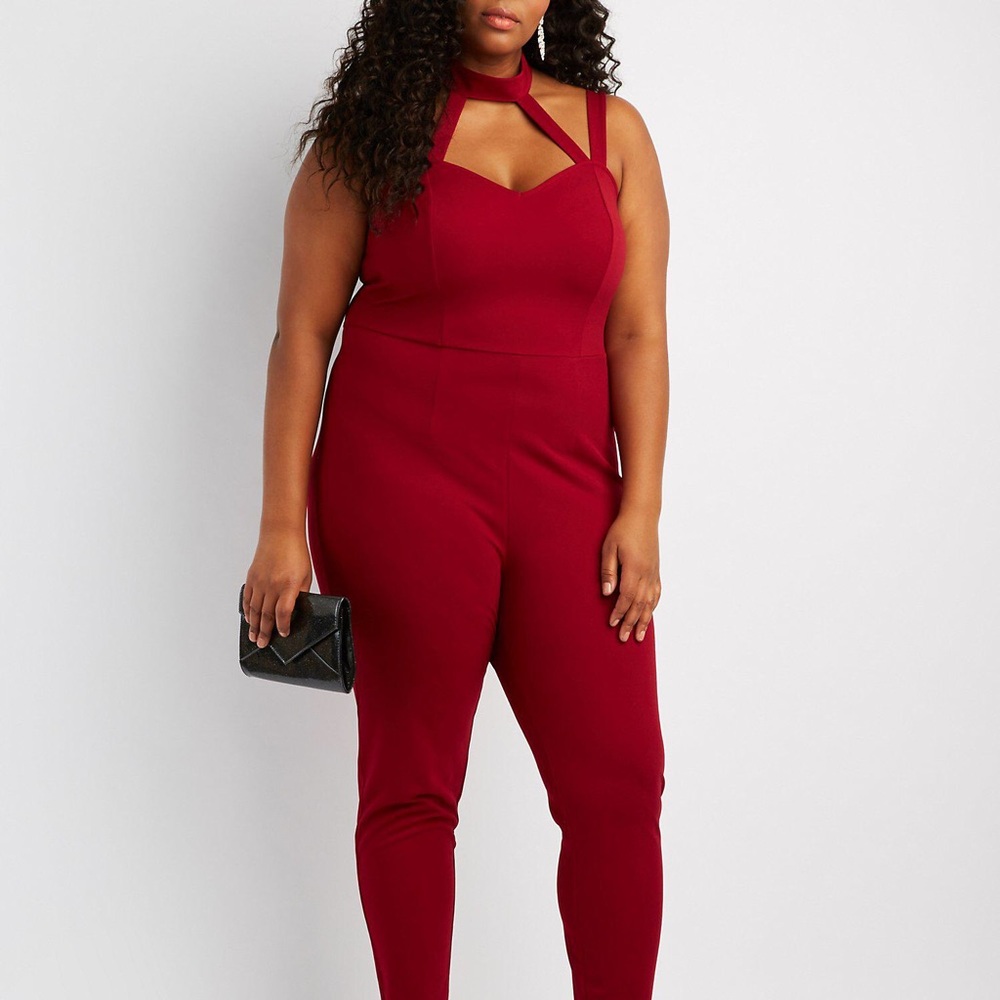 Caged mock neck jumpsuit ❤️